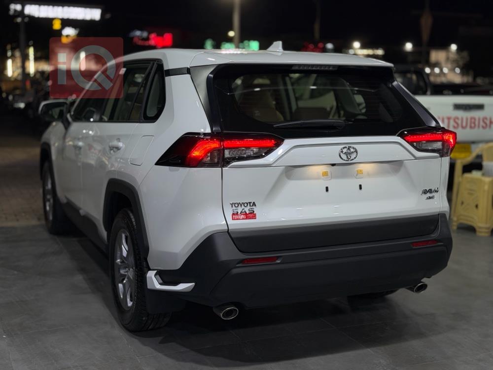 تۆیۆتا ڕاڤ 4